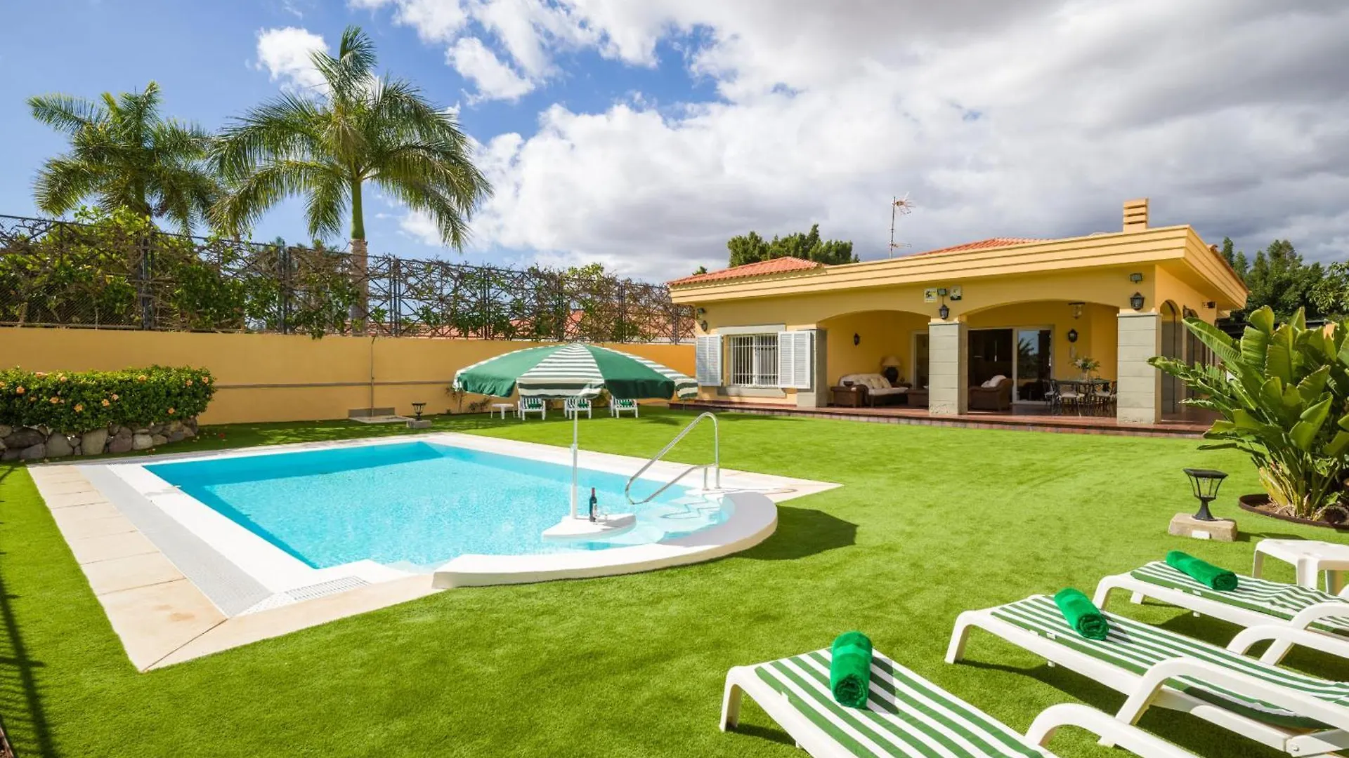 Golf Views Home By Canariasgetaway location